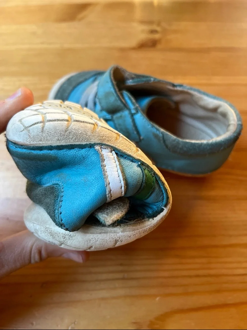 Old Soles Australian toddler sneakers Size 8t